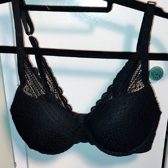 Classic Black Lace Bra - Picture 1 of 7